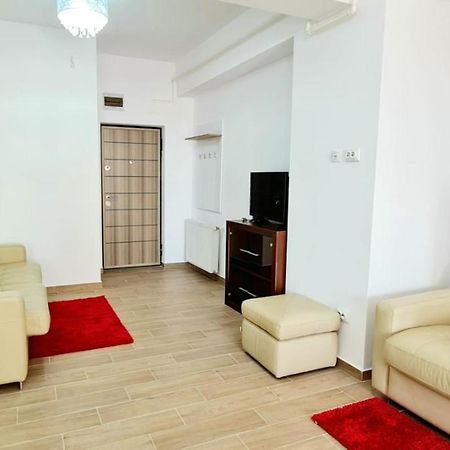 Red Accommodation Near Palas Mall Iasi Bagian luar foto