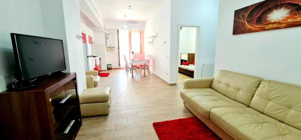 Red Accommodation Near Palas Mall Iasi Bagian luar foto