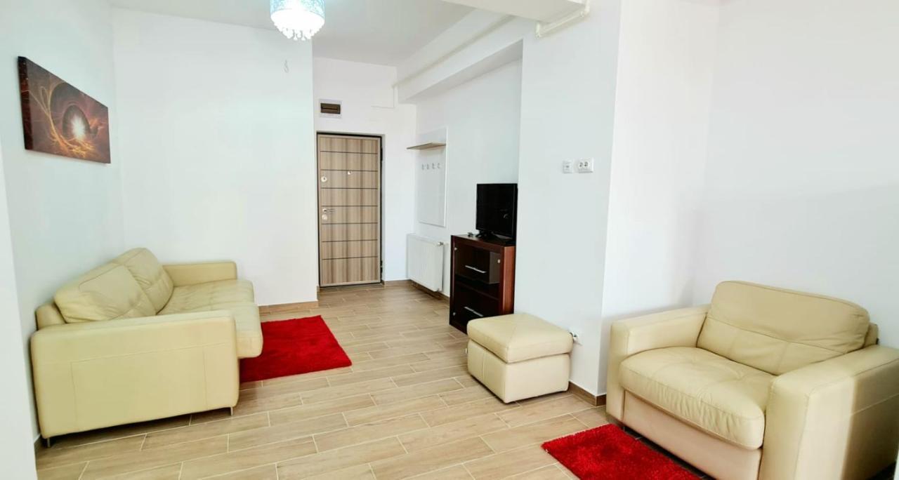 Red Accommodation Near Palas Mall Iasi Bagian luar foto